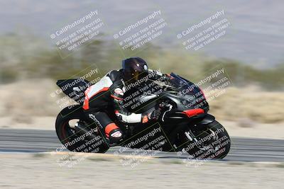 media/Dec-01-2025-Moto Forza (Mon) [[2daa91e15f]]/3-Beginner Group/Session 2 (Turn 7 Inside Pans)/